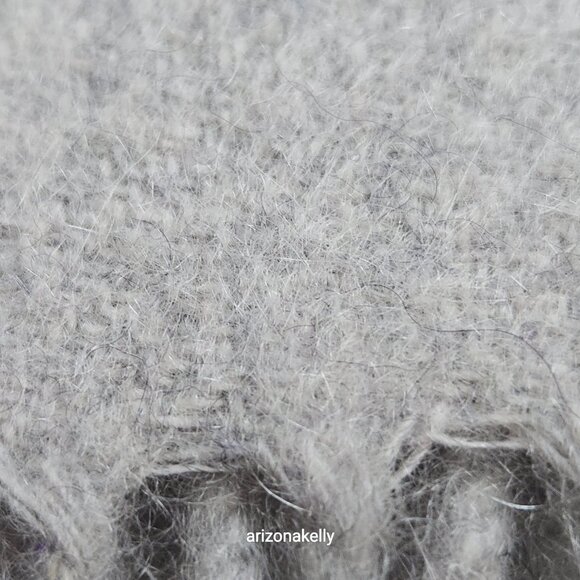 NWOT Alxiliary Cashmere Scarf Light Grey Aritzia - Picture 10 of 12